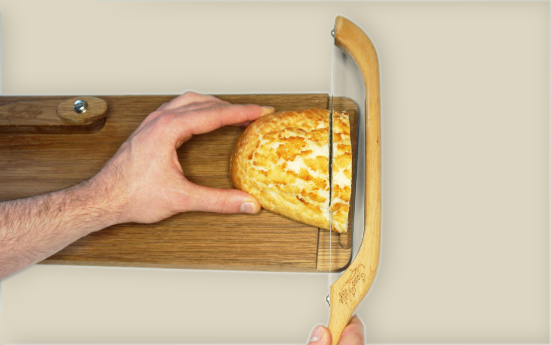 jonoKnife cutting sourdough knife with bread board
